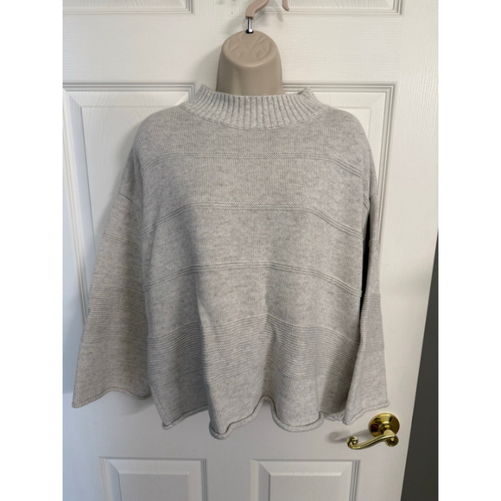 Rip Curl High Neck Wide Sleeve Sweater Oatmeal Size Medium